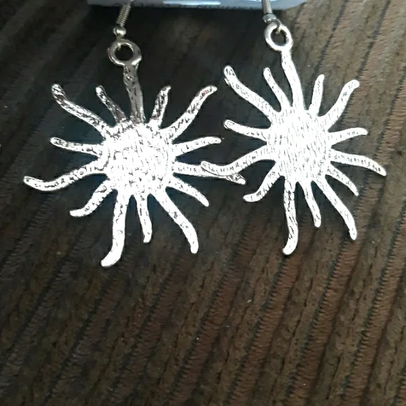 2x*Host Pick*Beautiful sun earrings - Picture 7 of 11